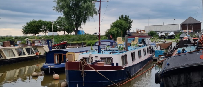Krek Wek Wou, a luxe motor Dutch barge 